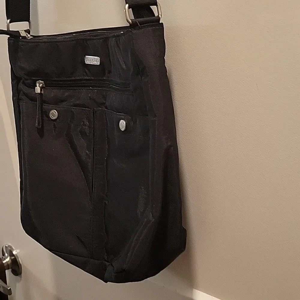 Baggallini Black Crossbody Bag - Picture 4 of 8